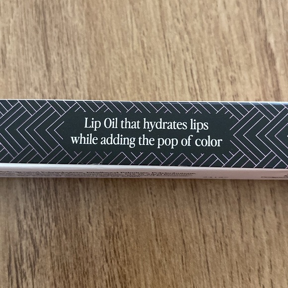 6 Piece Full Face Makeup Bundle - Picture 10 of 12